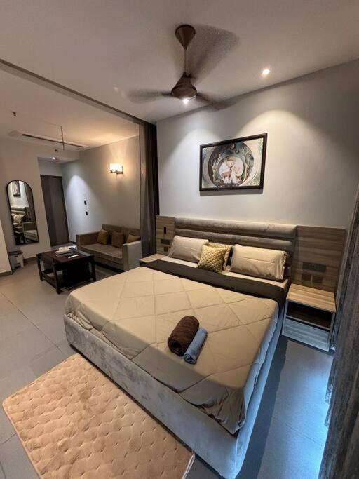Countryside Luxury Suites - Supernova Noida view 3
