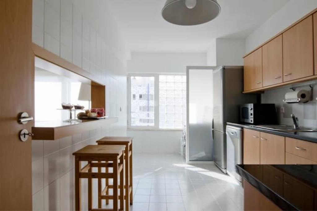 NEW Home Office - Free Wifi & Parking - Self Check-in - Daikin Airco view 4