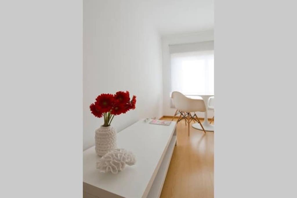 NEW Home Office - Free Wifi & Parking - Self Check-in - Daikin Airco view 5
