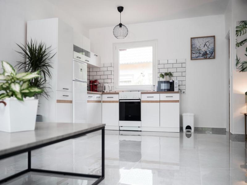 Írisz Apartman