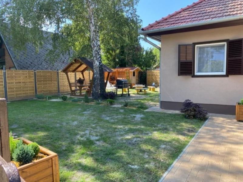 Írisz Apartman