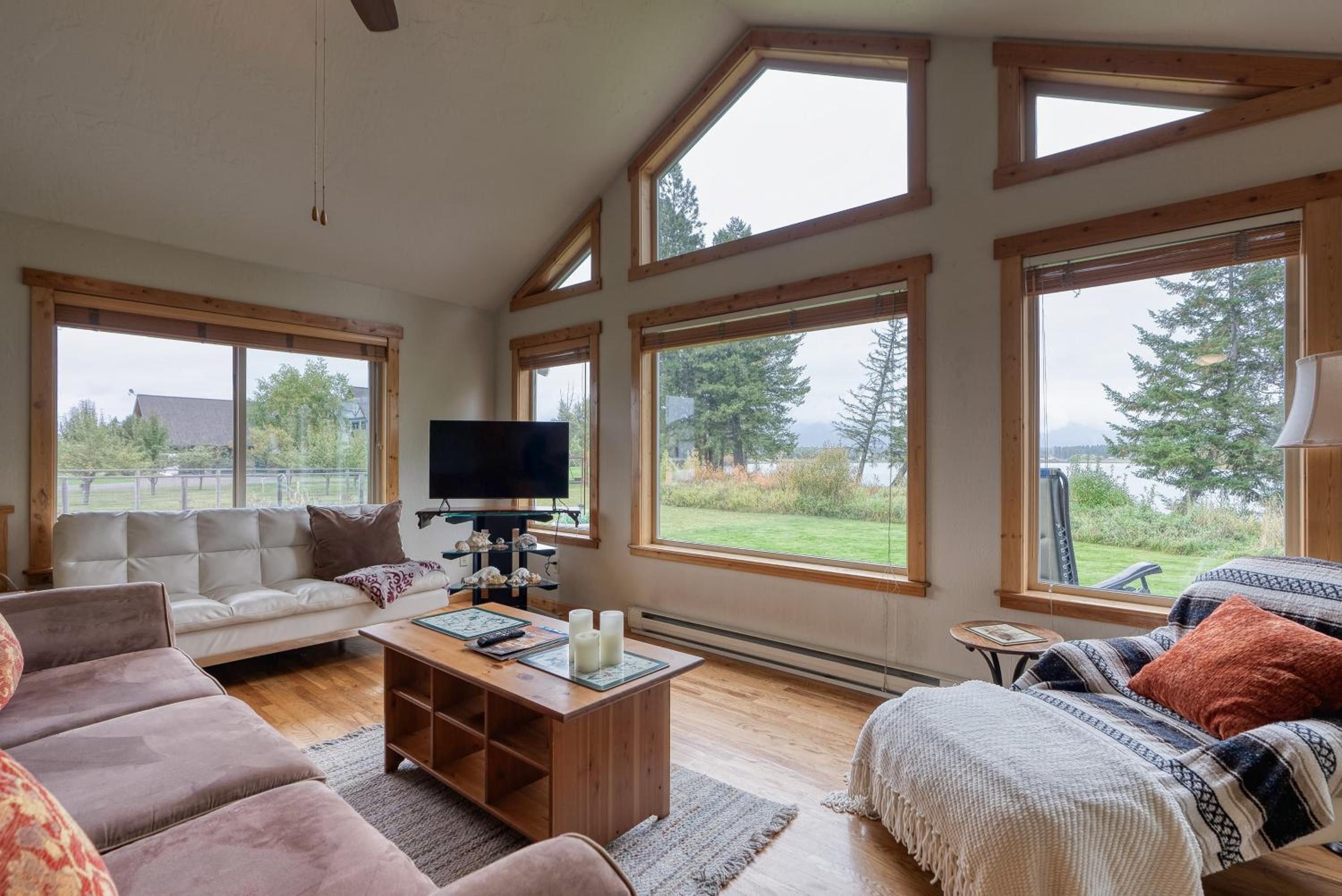Fladhead river house