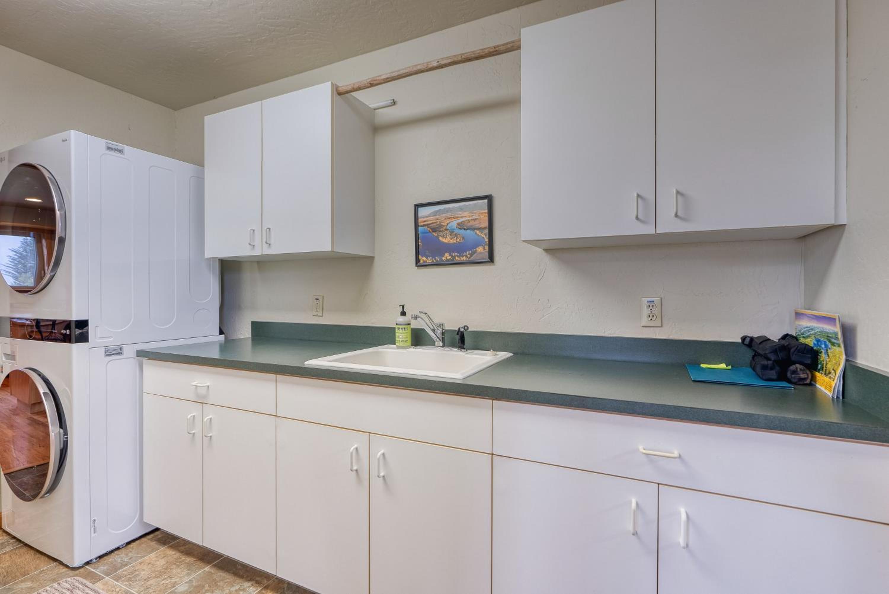 Fladhead river house