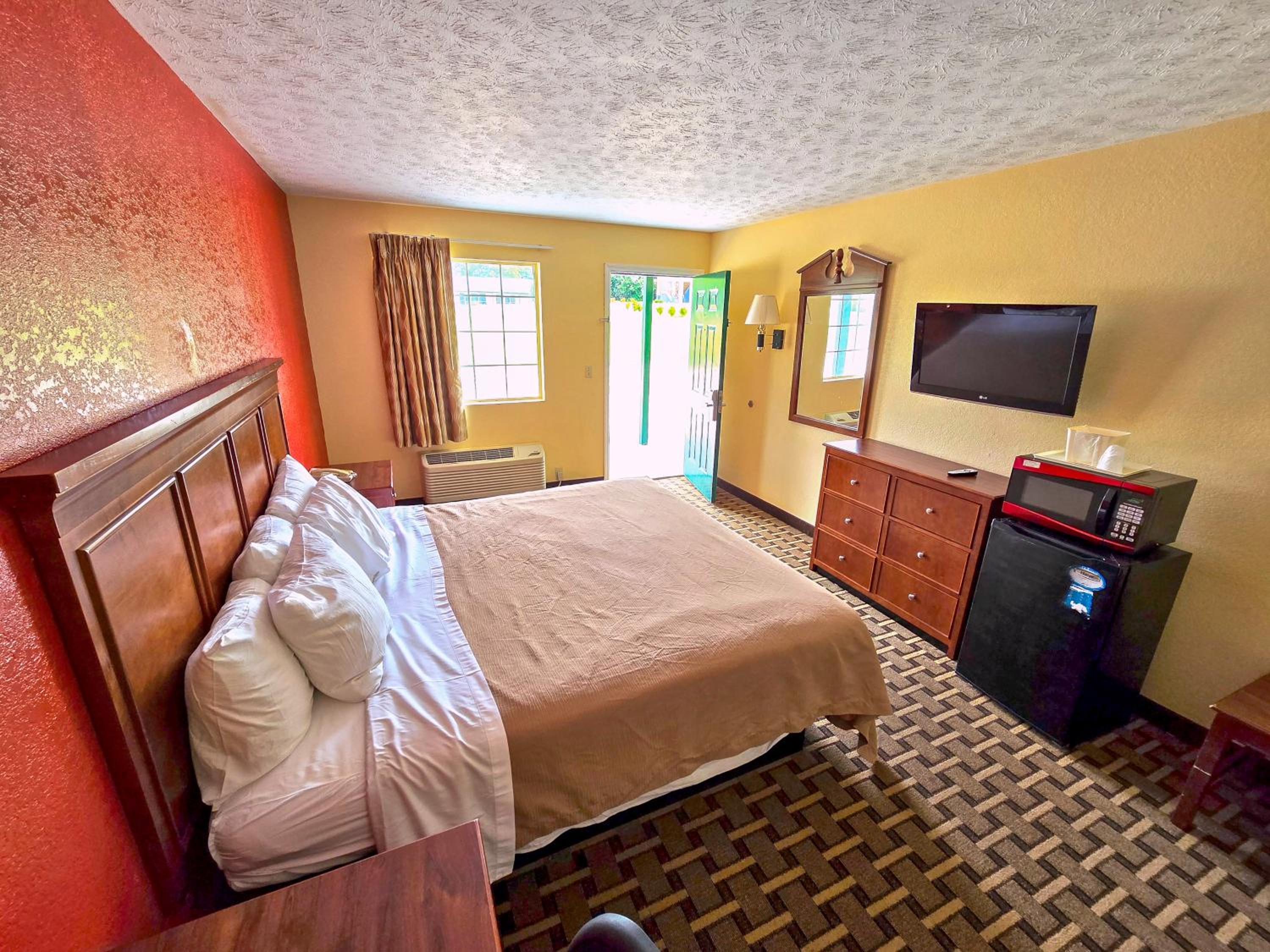 Garden Inn and Suites near Callaway Gardens Pine Mountain - Property Image 18