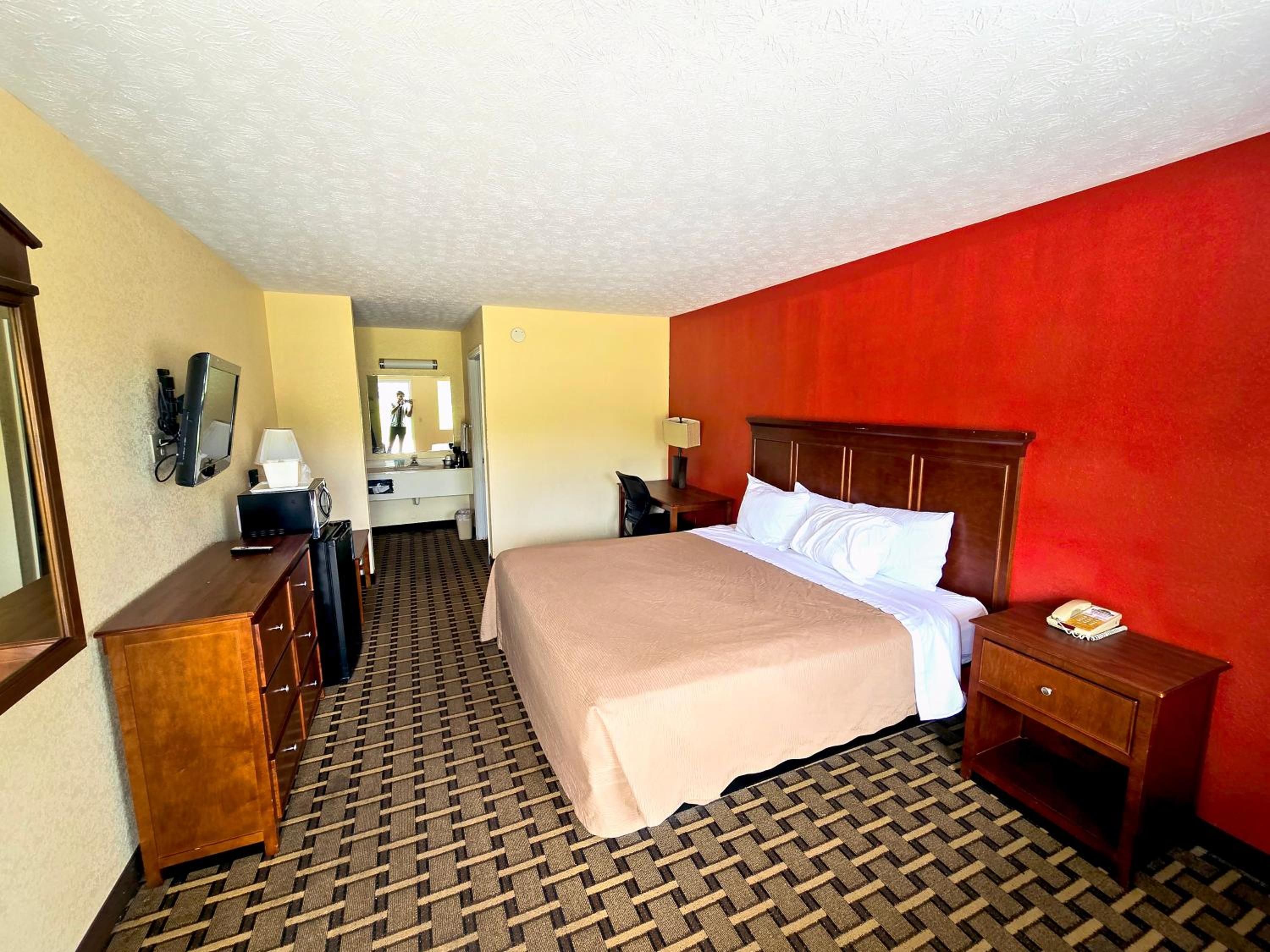 Garden Inn and Suites near Callaway Gardens Pine Mountain - Property Image 40