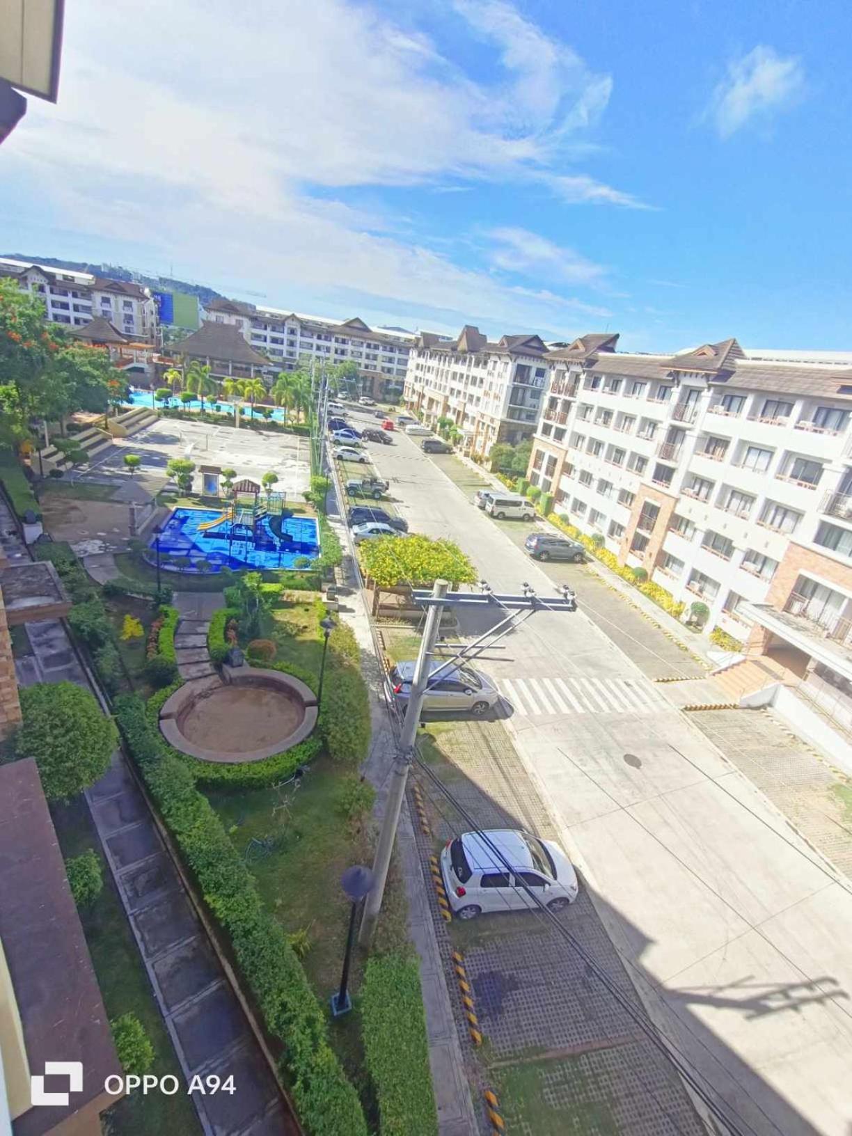 One Oasis Davao Condo 2BR Ground flr Behind SM Mall with WIFI & Pool view 4