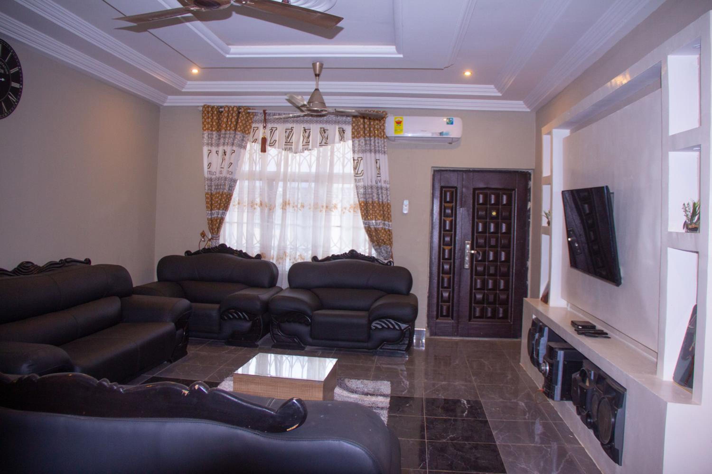 Maakyere Apartments