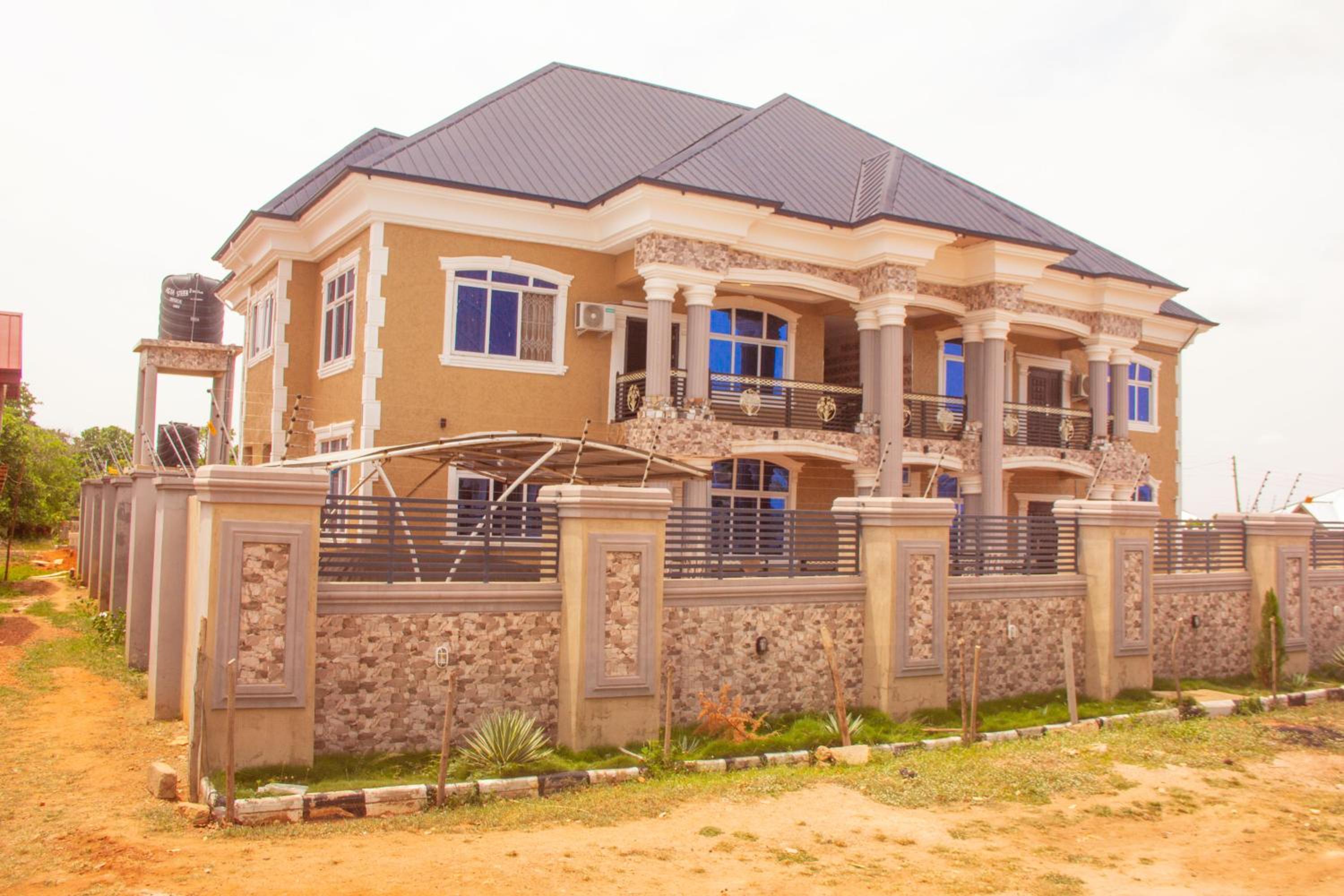 Maakyere Apartments