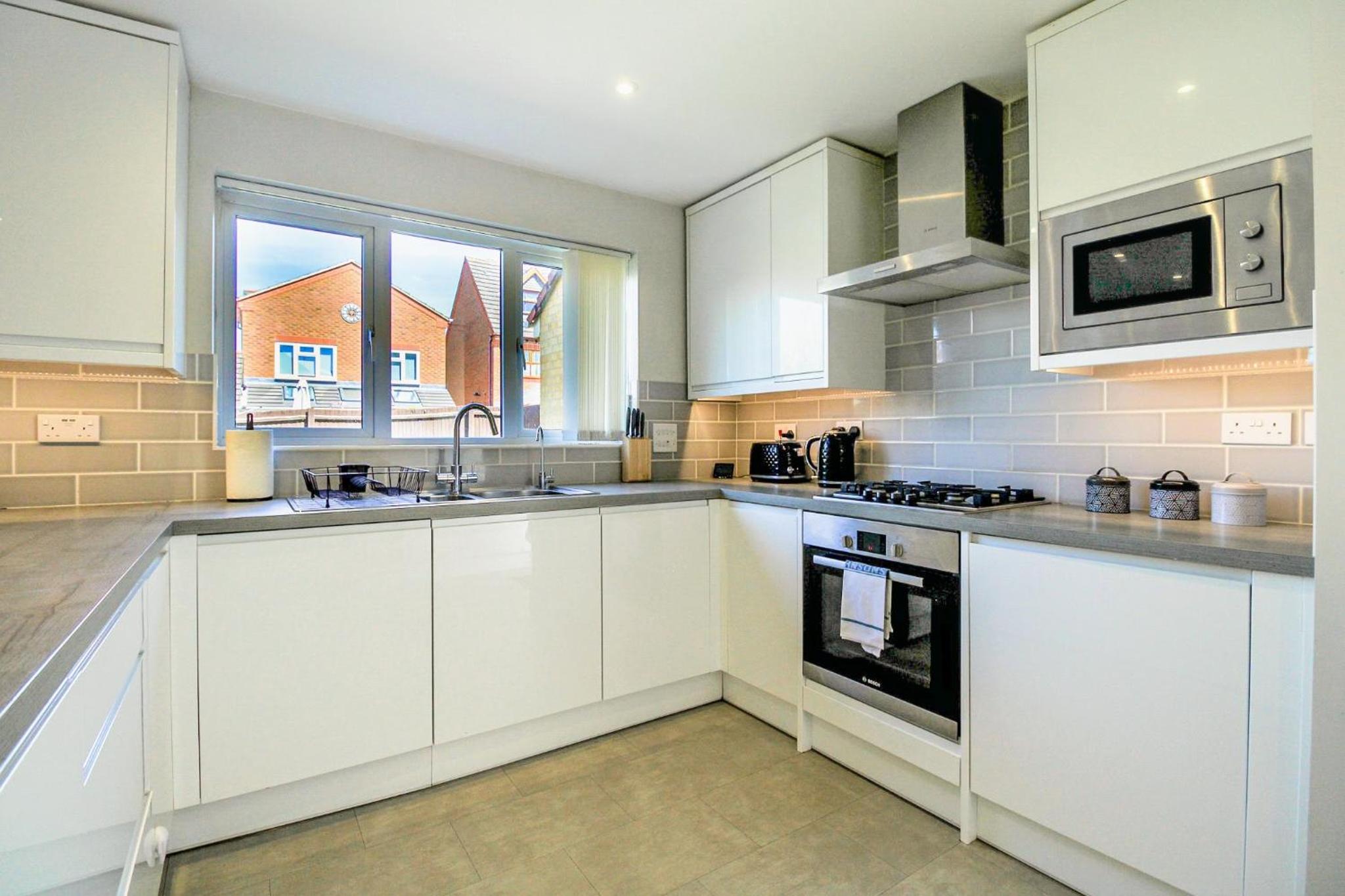 Host & Stay - Wilshire Way view 3
