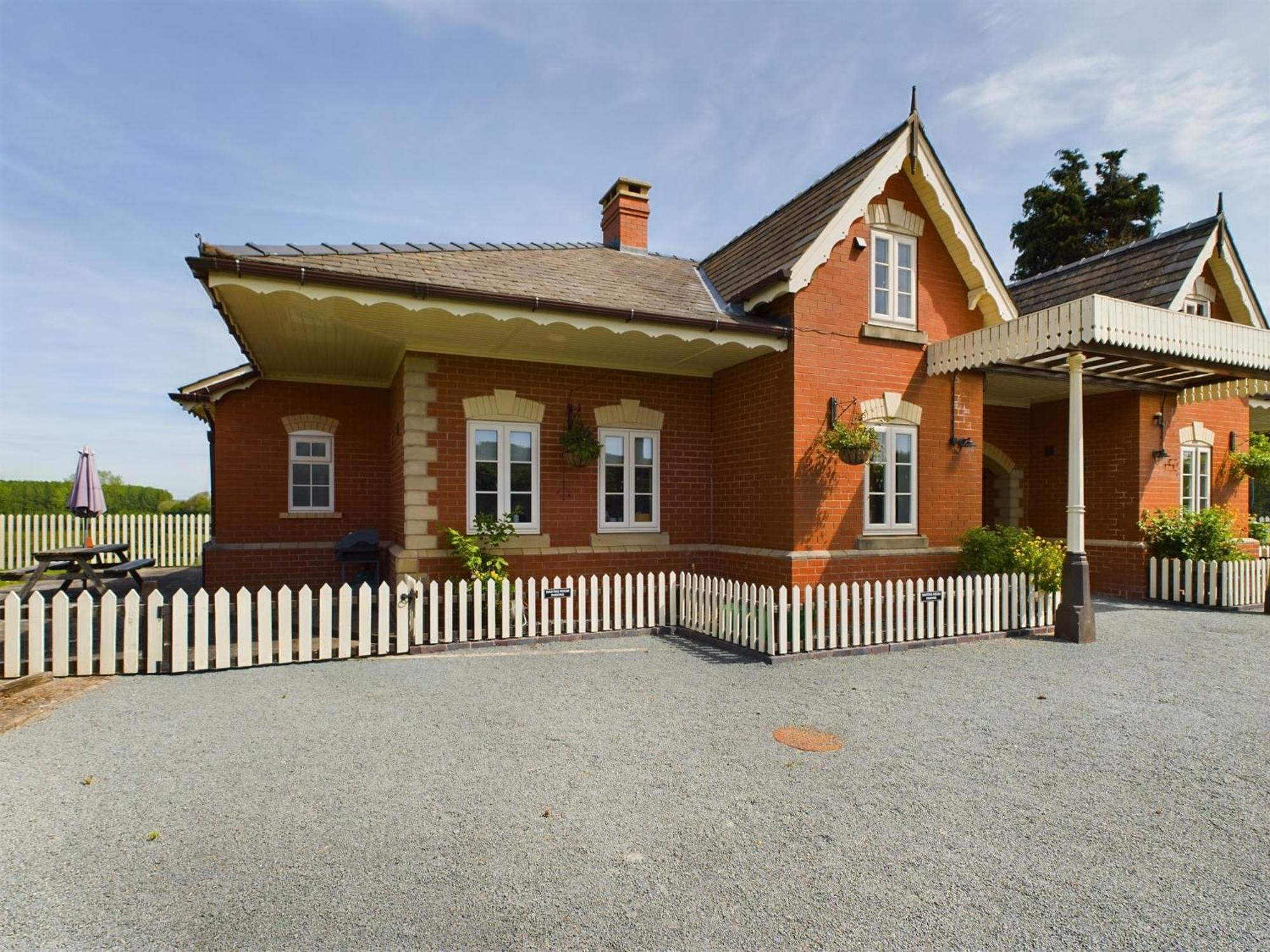 The Waiting Room, Stoke Edith Station, Tarrington