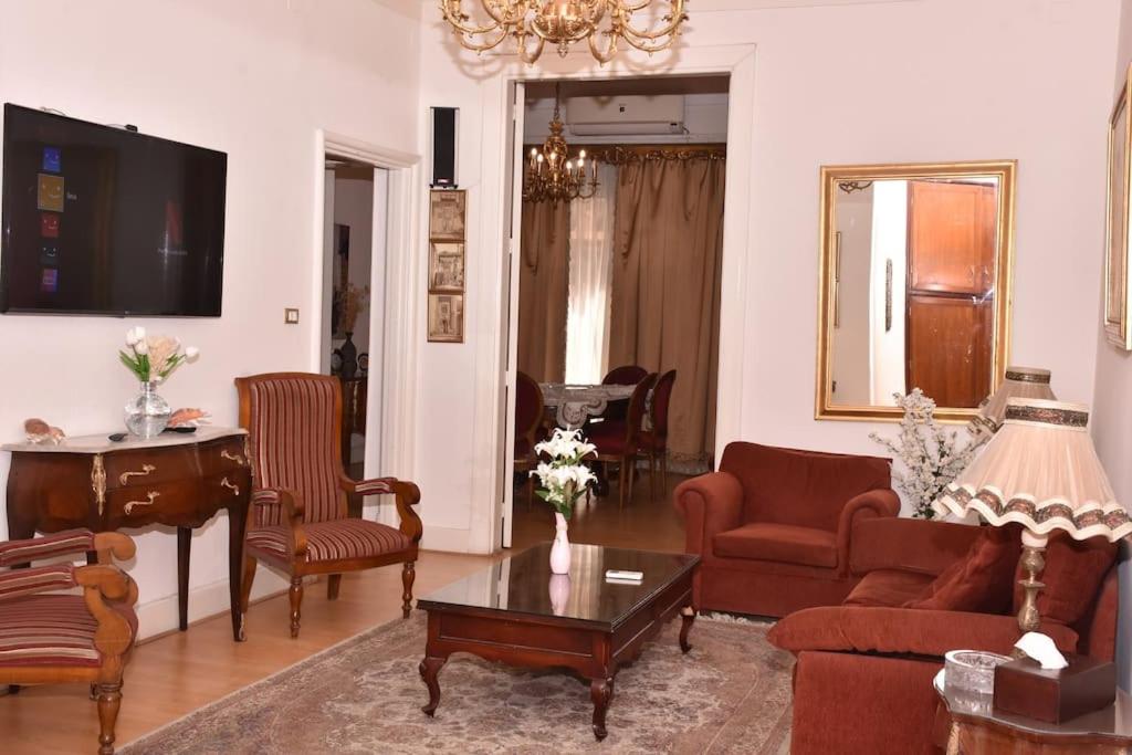 Chic 4BR Apt in Downtown - Mint 5