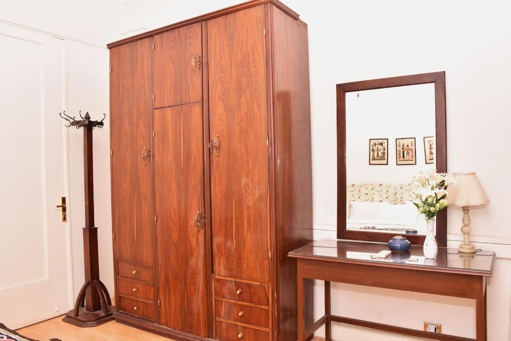 Chic 4BR Apt in Downtown - Mint 5