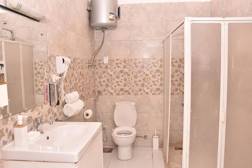 Chic 4BR Apt in Downtown - Mint 5