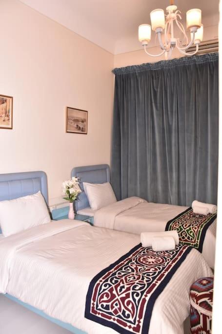 Chic 4BR Apt in Downtown - Mint 5