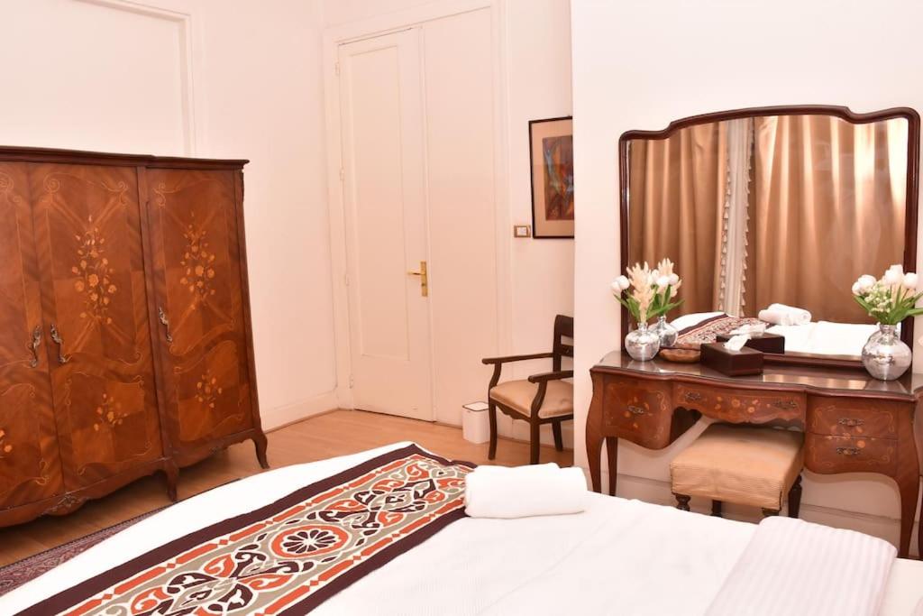 Chic 4BR Apt in Downtown - Mint 5