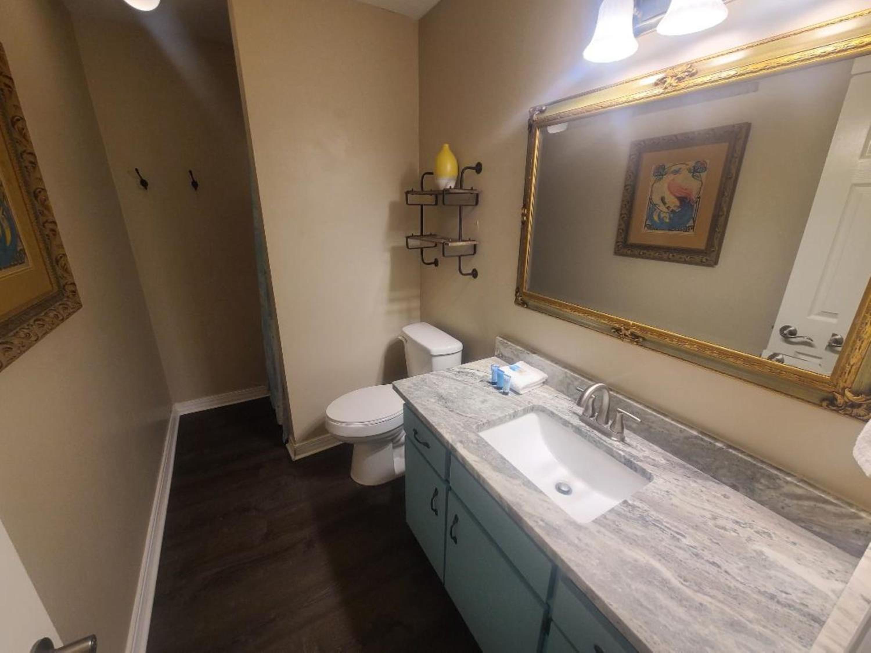 Beautiful 3 Bedroom BEACHFRONT Condo (F3) - Sleeps 10 view 2