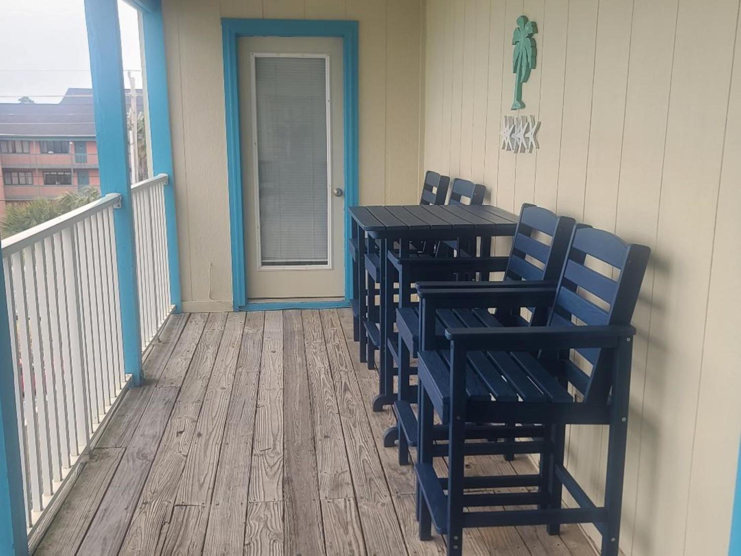 Beautiful 3 Bedroom BEACHFRONT Condo (F3) - Sleeps 10 view 4