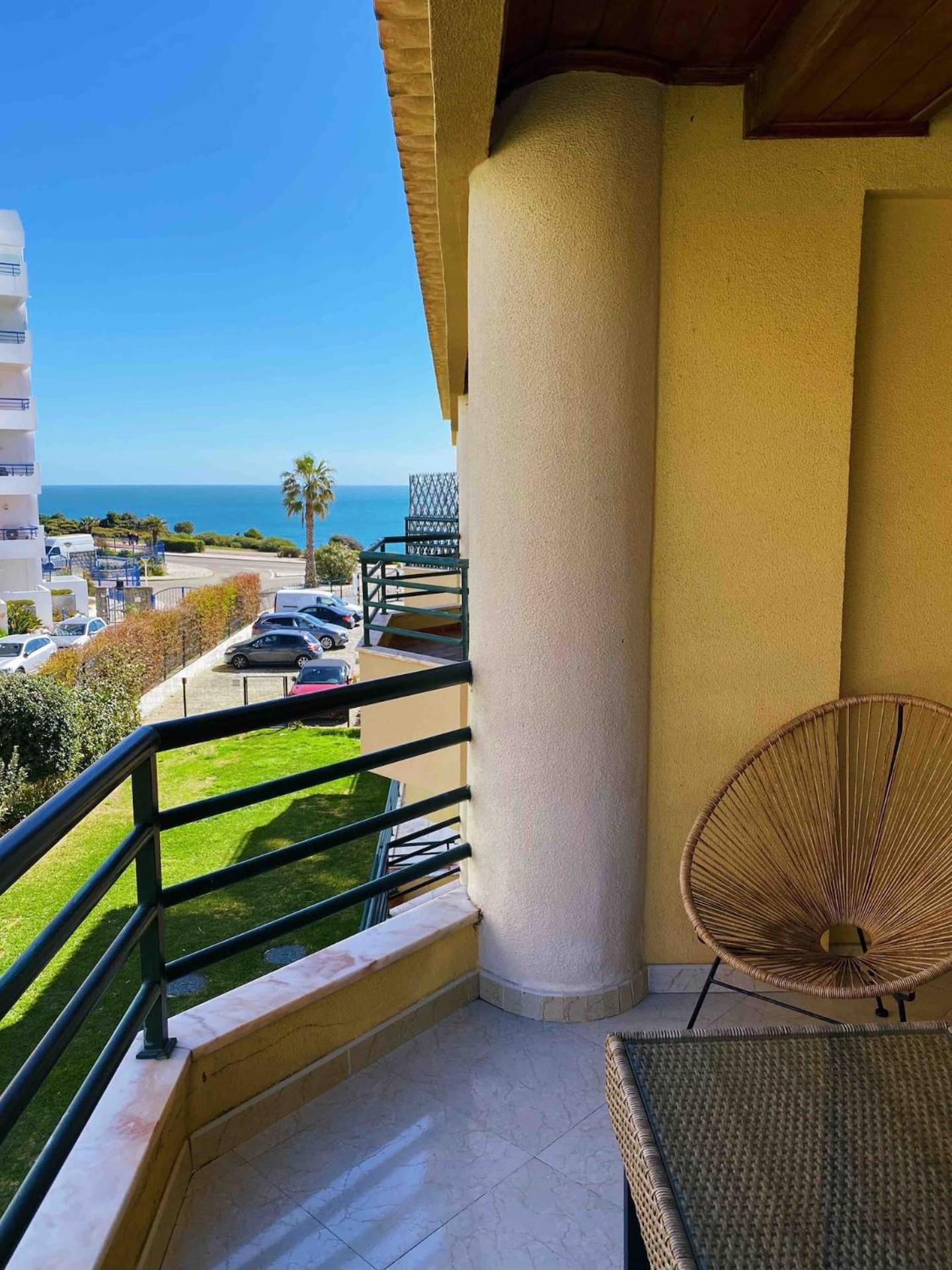 Sea View W Pool, Terrace & Parking