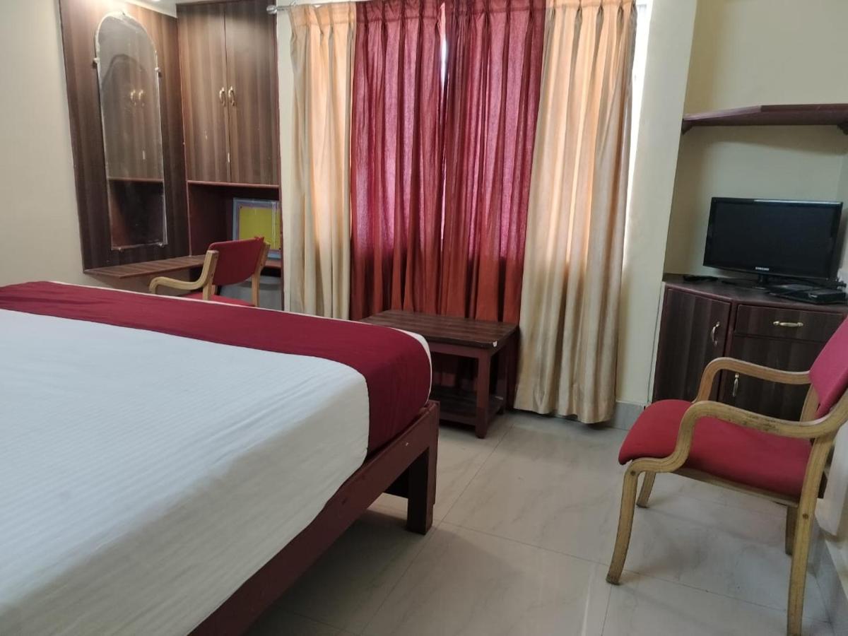 Hotel Vyshak International
