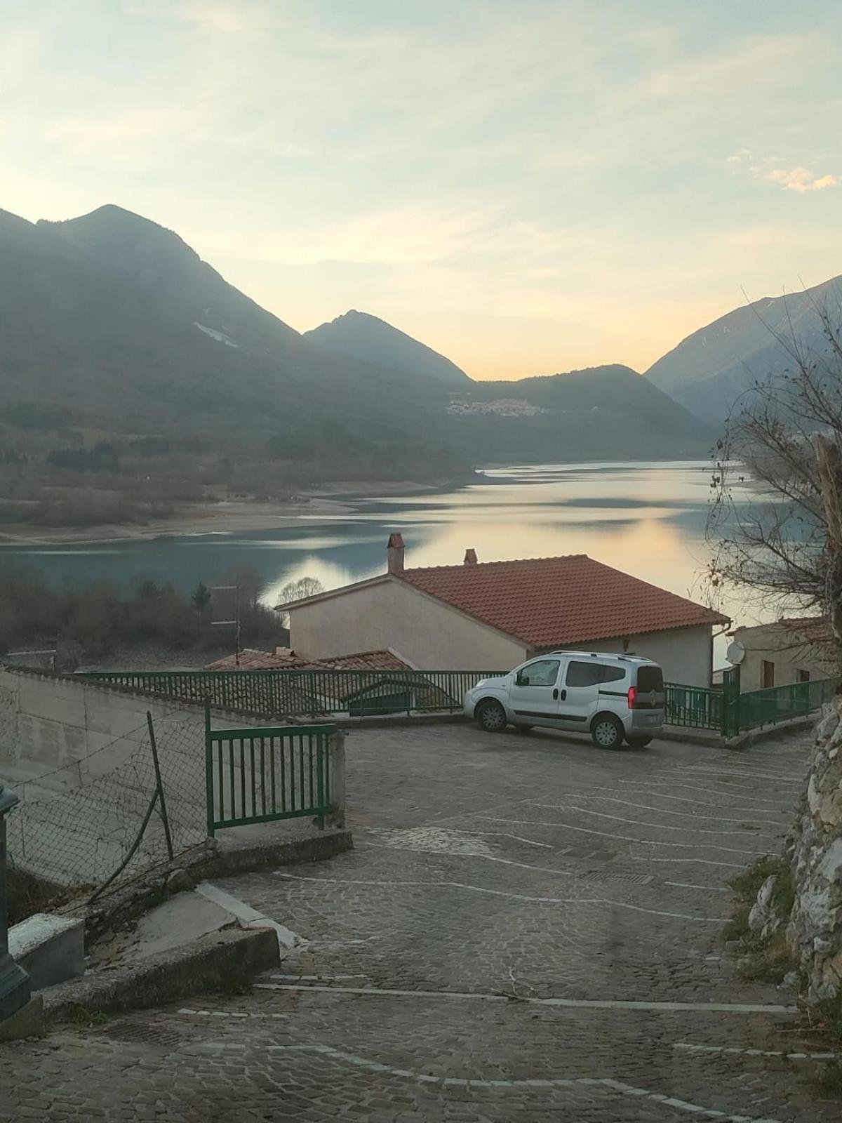 Di Finizio_Cottage view 5