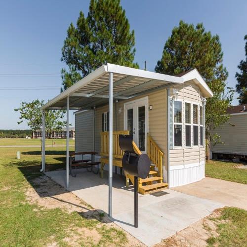 Kinder Vacations - Red Shoes RV Park and Chalets - Property Image 3