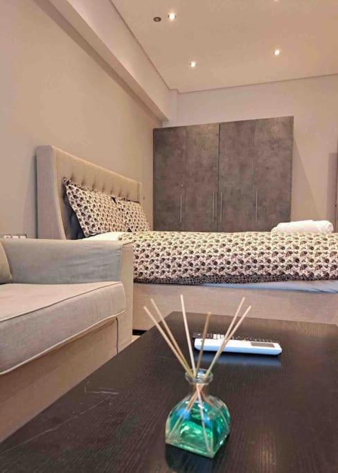 ROYAL BLUE GRAND Suite No 4 Piraeus Port view 4