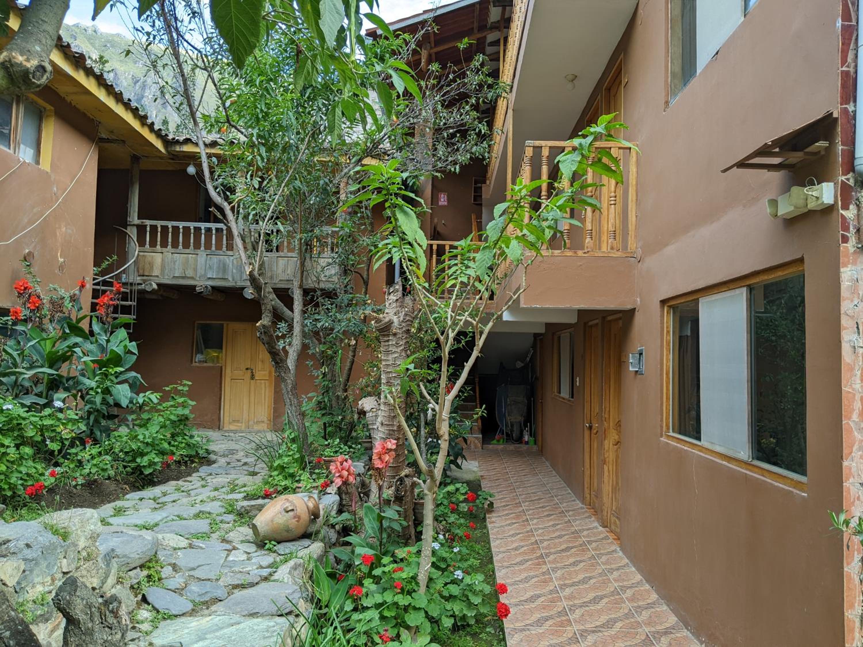 Full Moon Eco Lodge