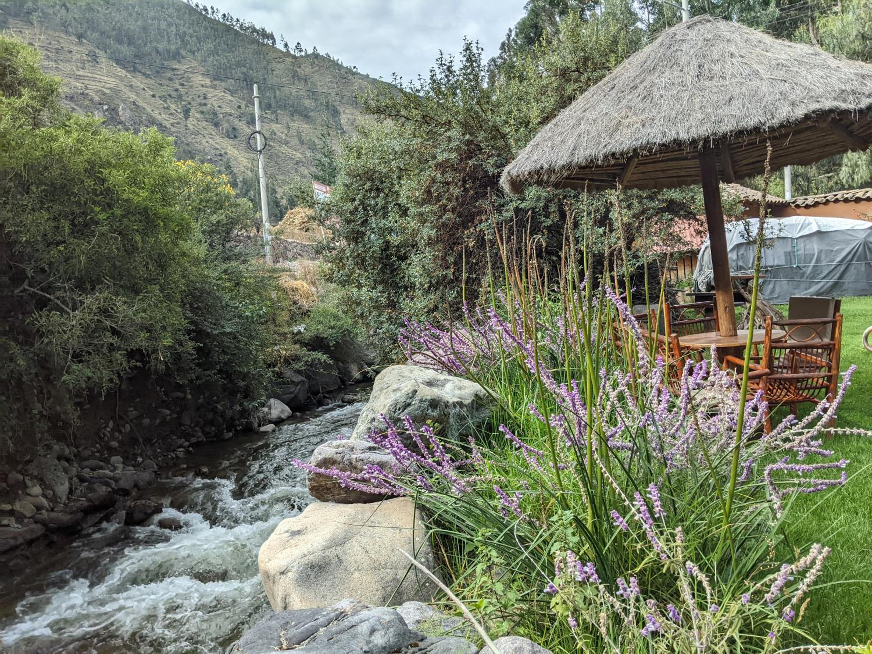 Full Moon Eco Lodge