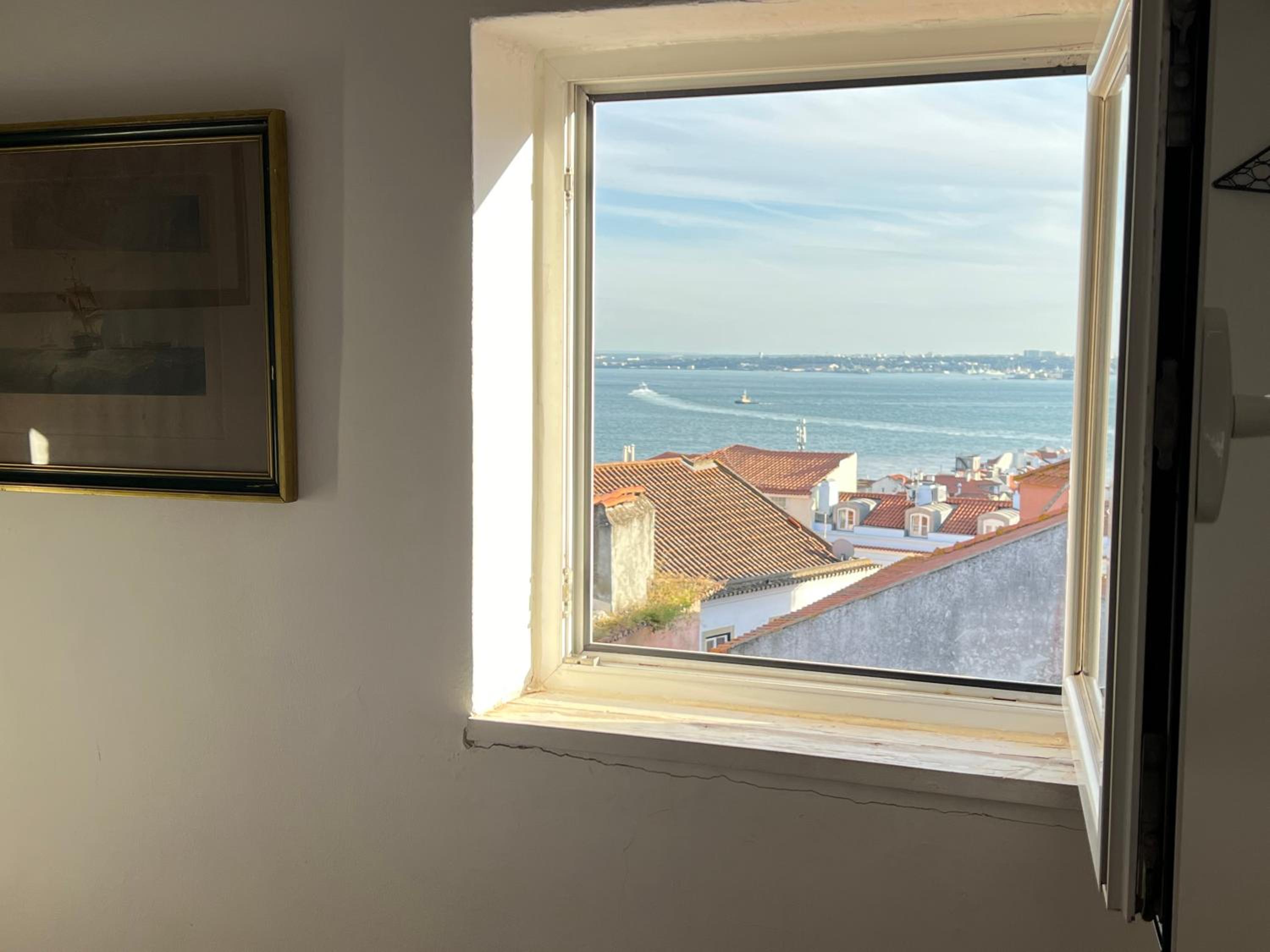 LisboAlfama 3. Amazing river view!