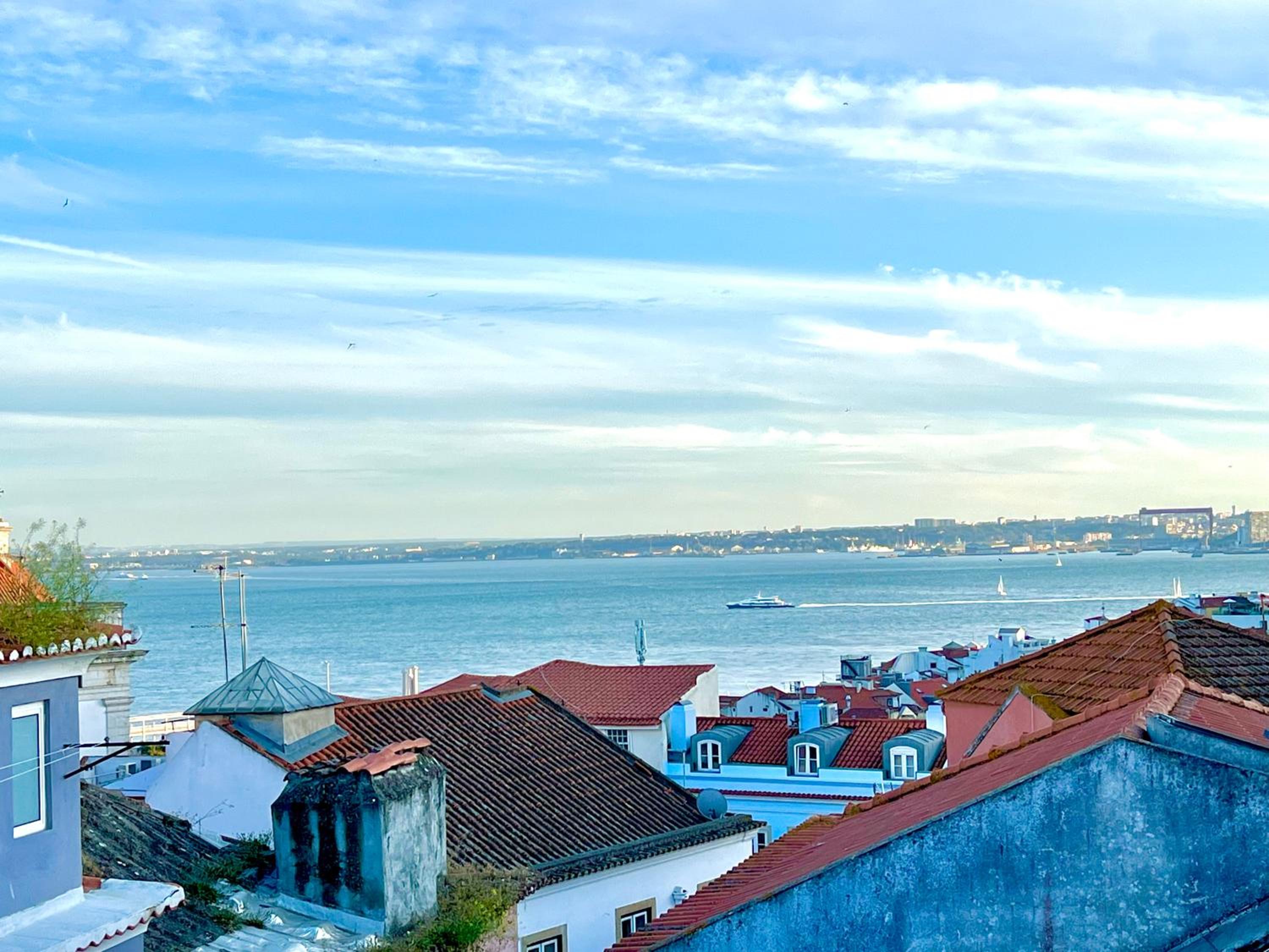 LisboAlfama 3. Amazing river view!