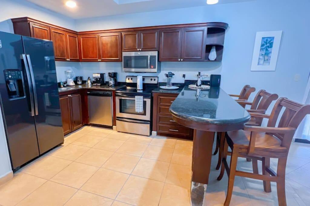 Stylish 3-BR Vacation Condo with Scenic Rooftop