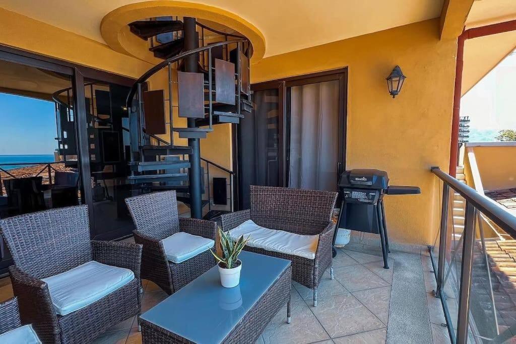 Stylish 3-BR Vacation Condo with Scenic Rooftop