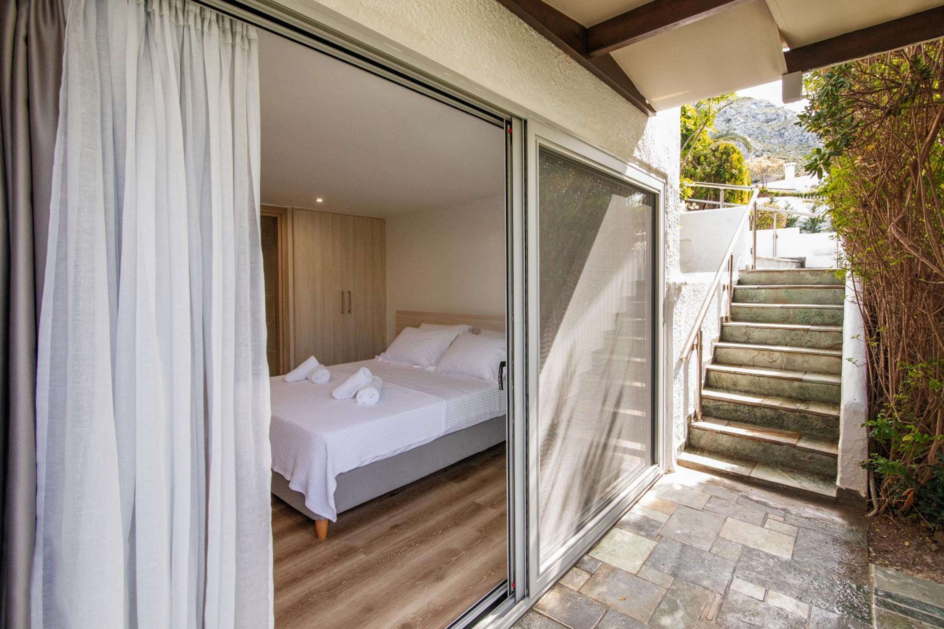 Astarte Sunset Villa