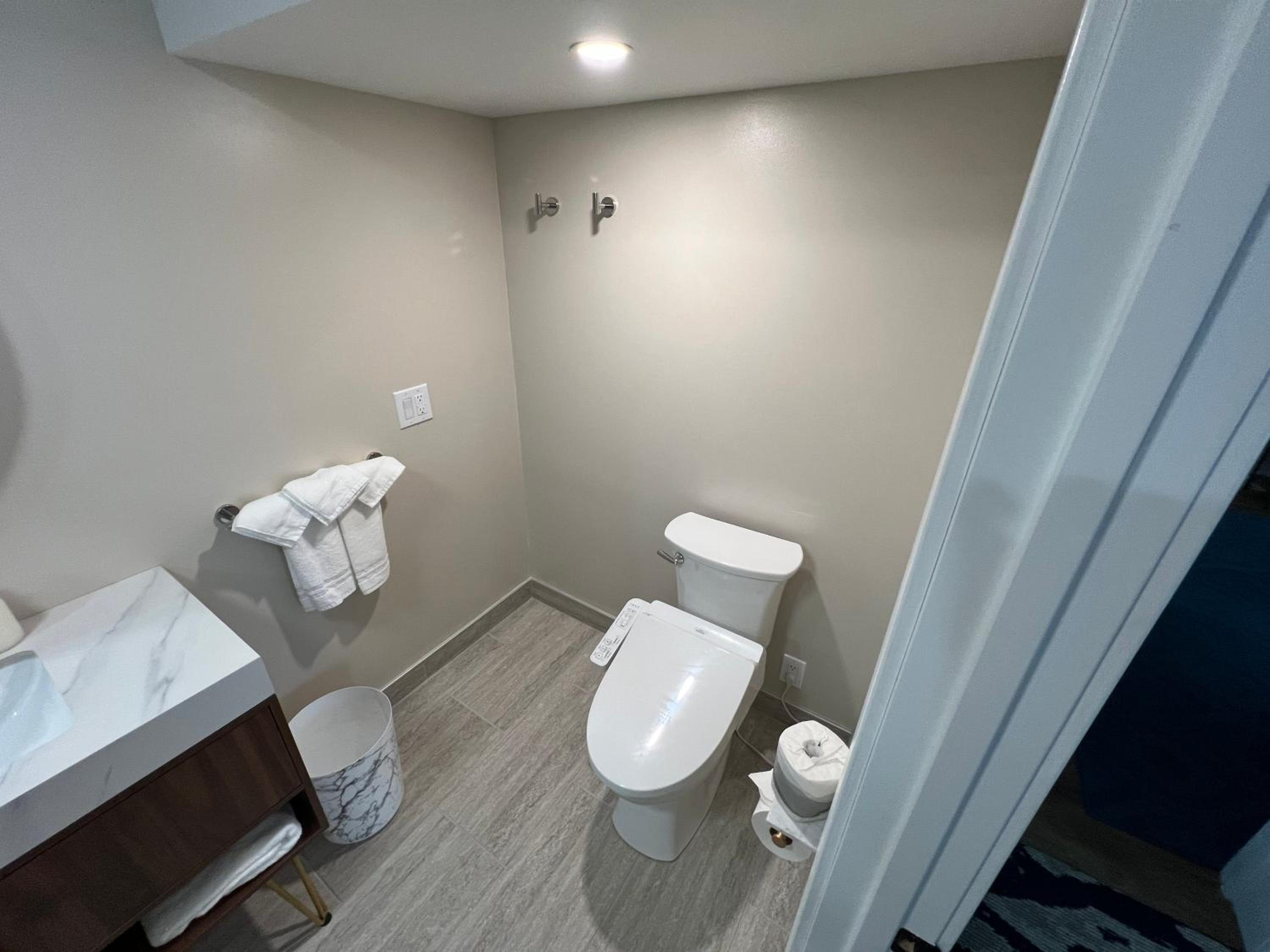 Lighthouse Suites