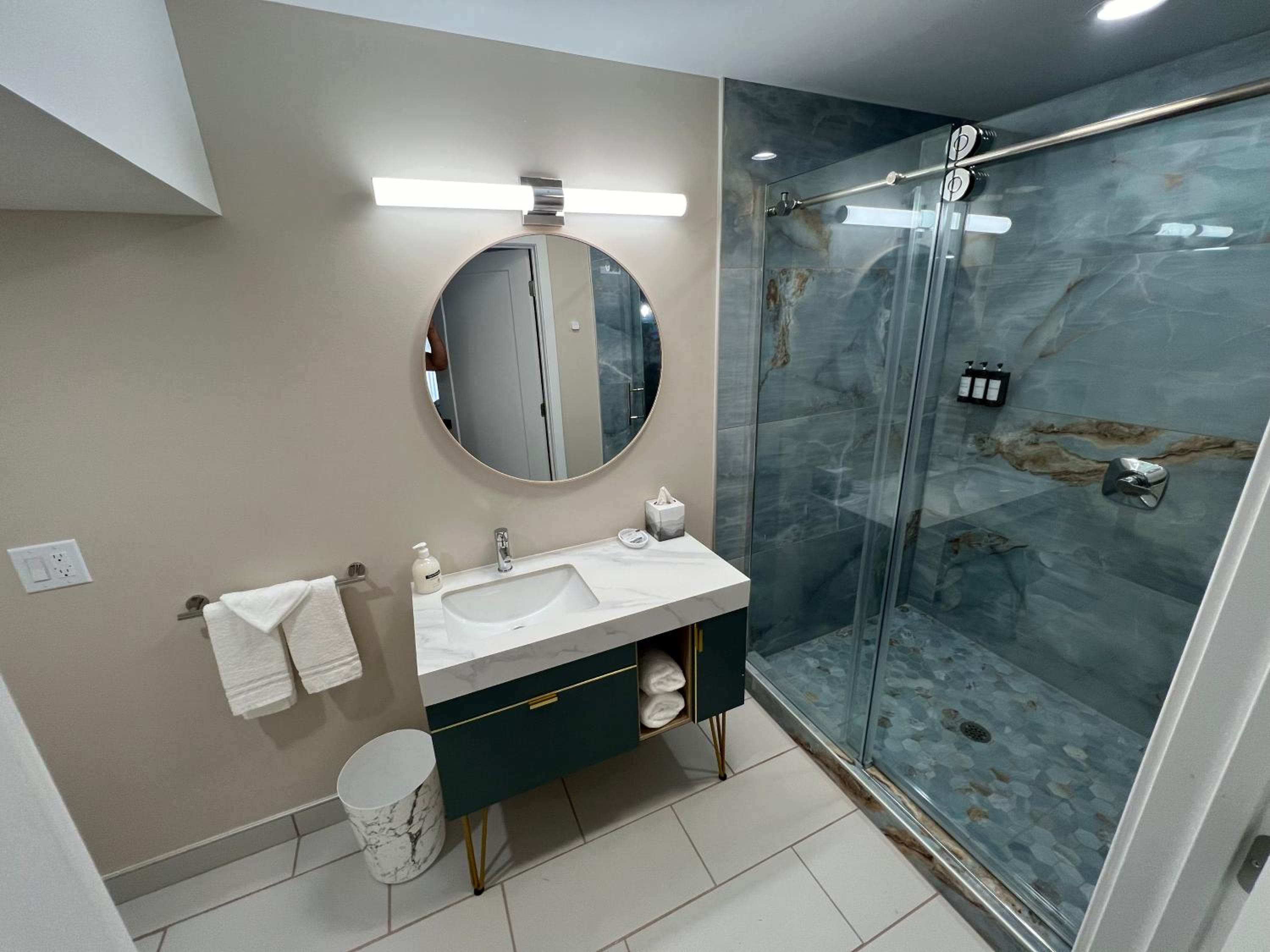 Lighthouse Suites