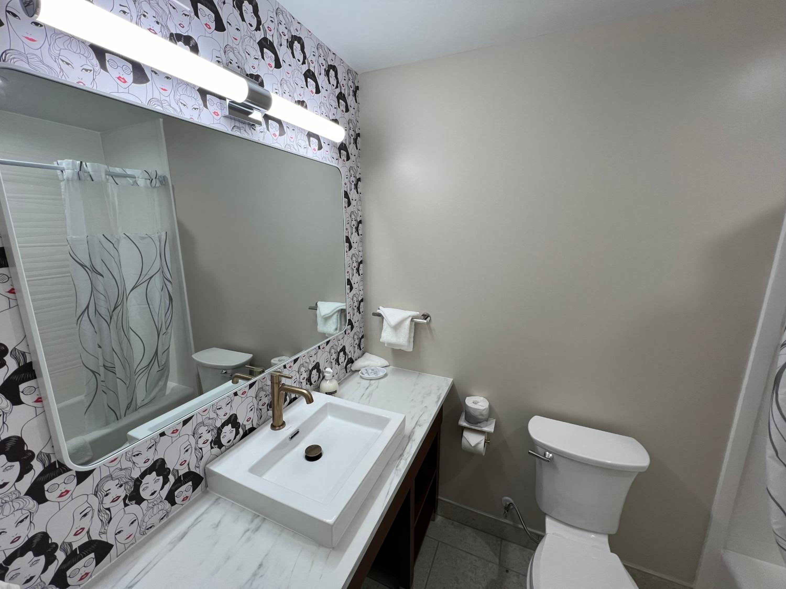 Lighthouse Suites