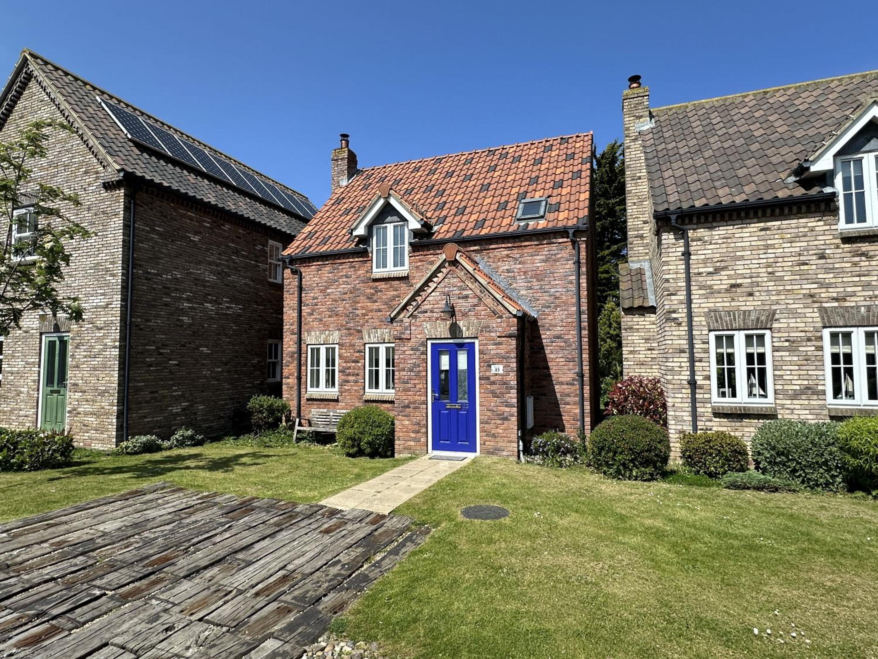 Wren Cottage - Part of the The Bay Filey Holiday Village with pool, gym and direct beach access, pub, restaurant, tennis and meadows walks