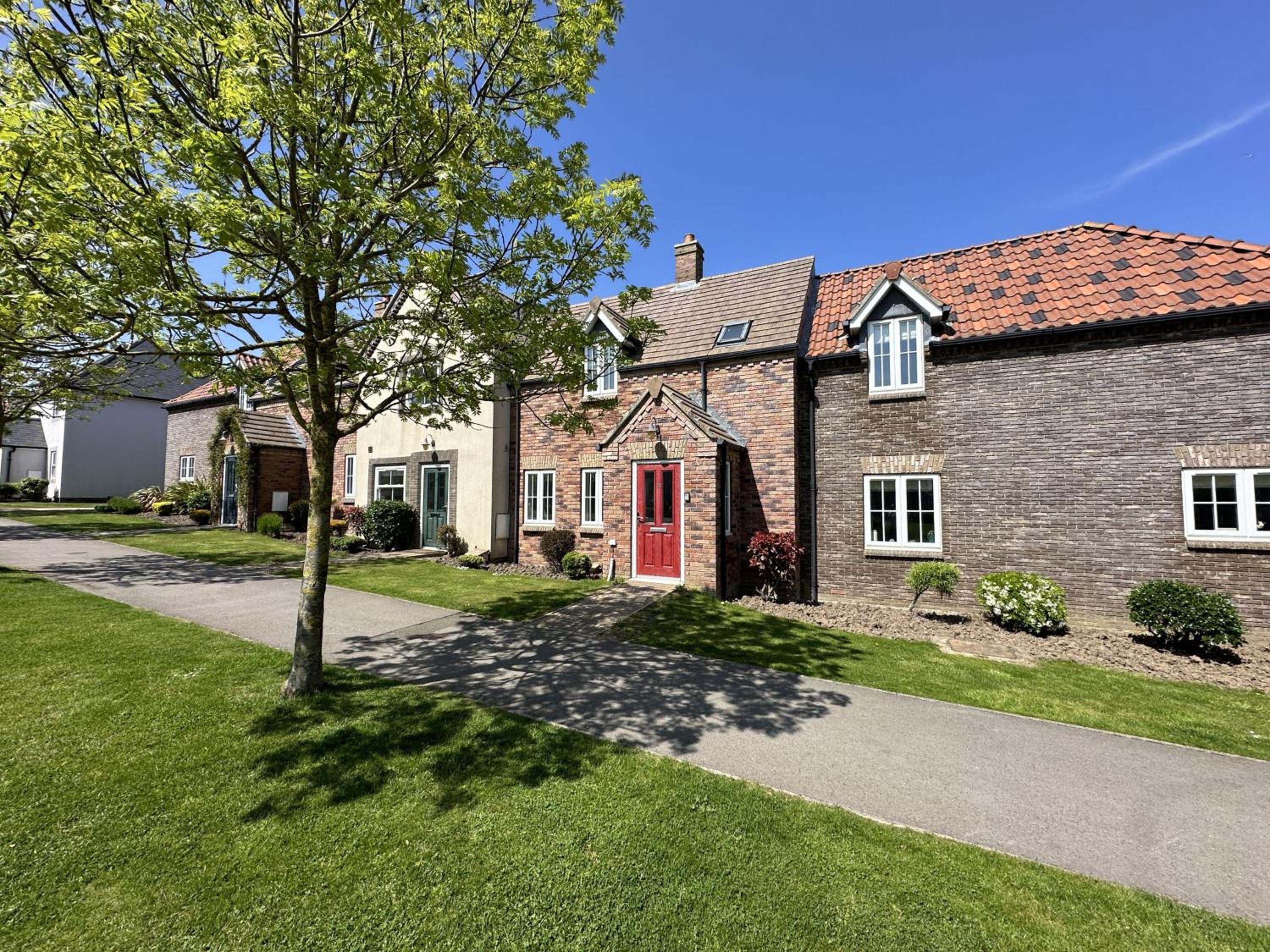 Lees Plaice - Part of the The Bay Filey Holiday Village with pool, gym and direct beach access, pub, restaurant, tennis and meadows walks