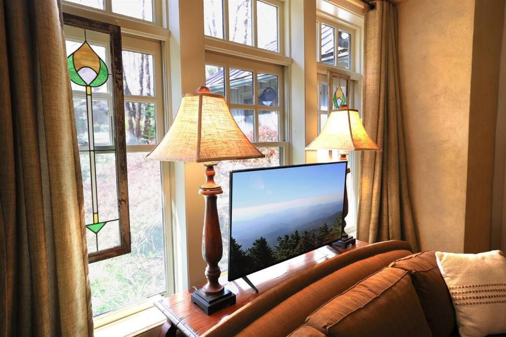 Entire Estate-High Country-Valle Crucis-Sleeps 12 view 5