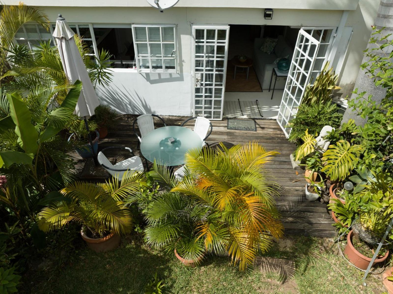 21LG Exquisite ground floor studio with garden patio view 4