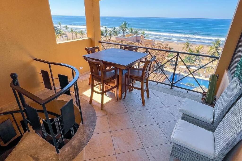 Stylish 3-BR Vacation Condo with Scenic Rooftop
