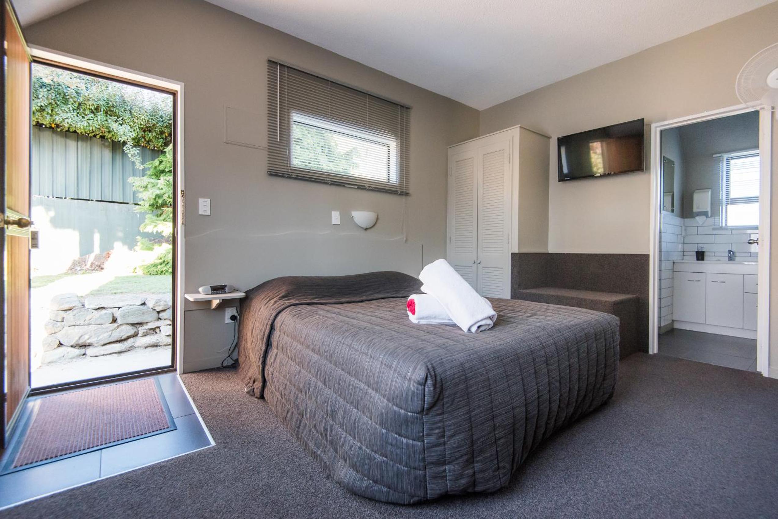 Manuka Crescent Motel