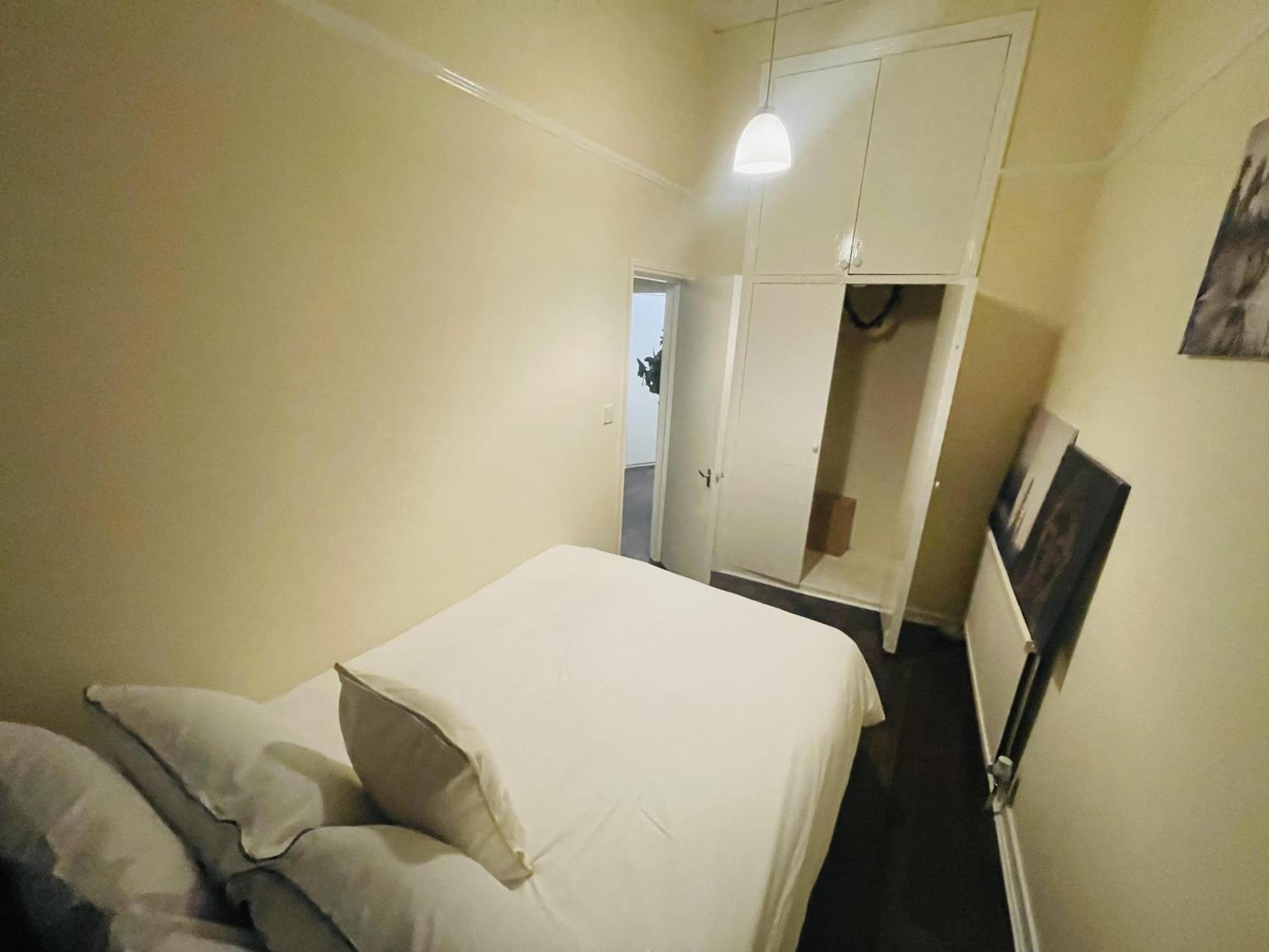 Captivating 2-Bed Apartment in London Paddington view 5