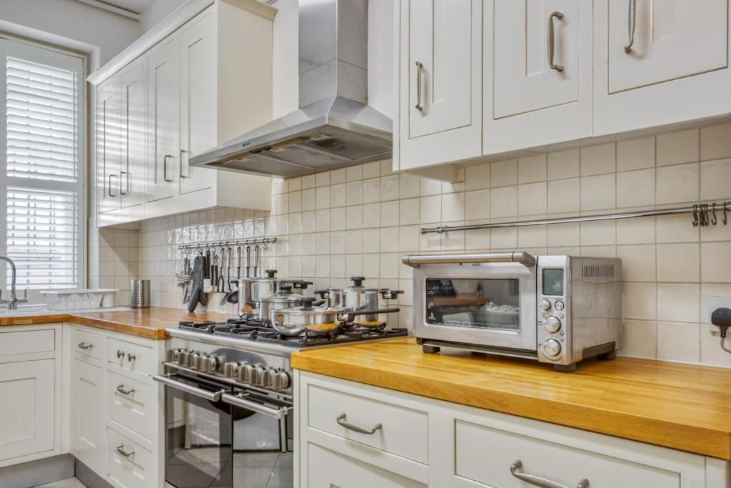 2Bed 2Bath Apartment Earls Court