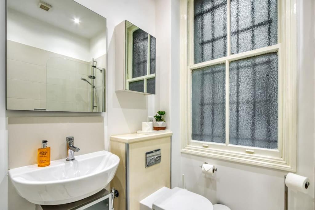 2Bed 2Bath Apartment Earls Court