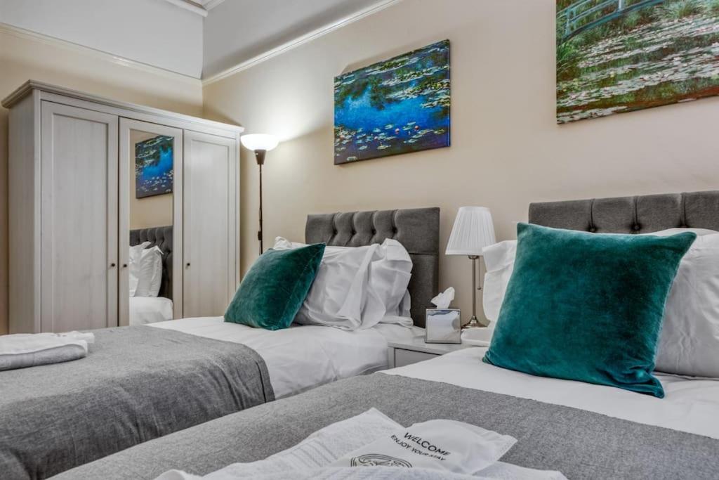 2Bed 2Bath Apartment Earls Court