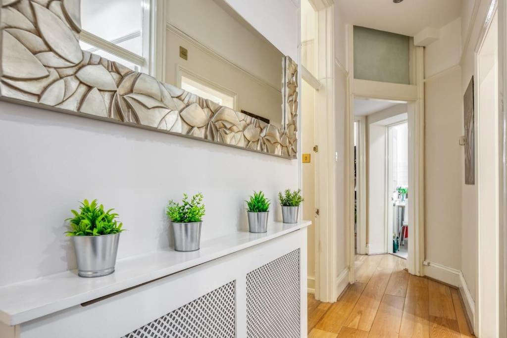 2Bed 2Bath Apartment Earls Court