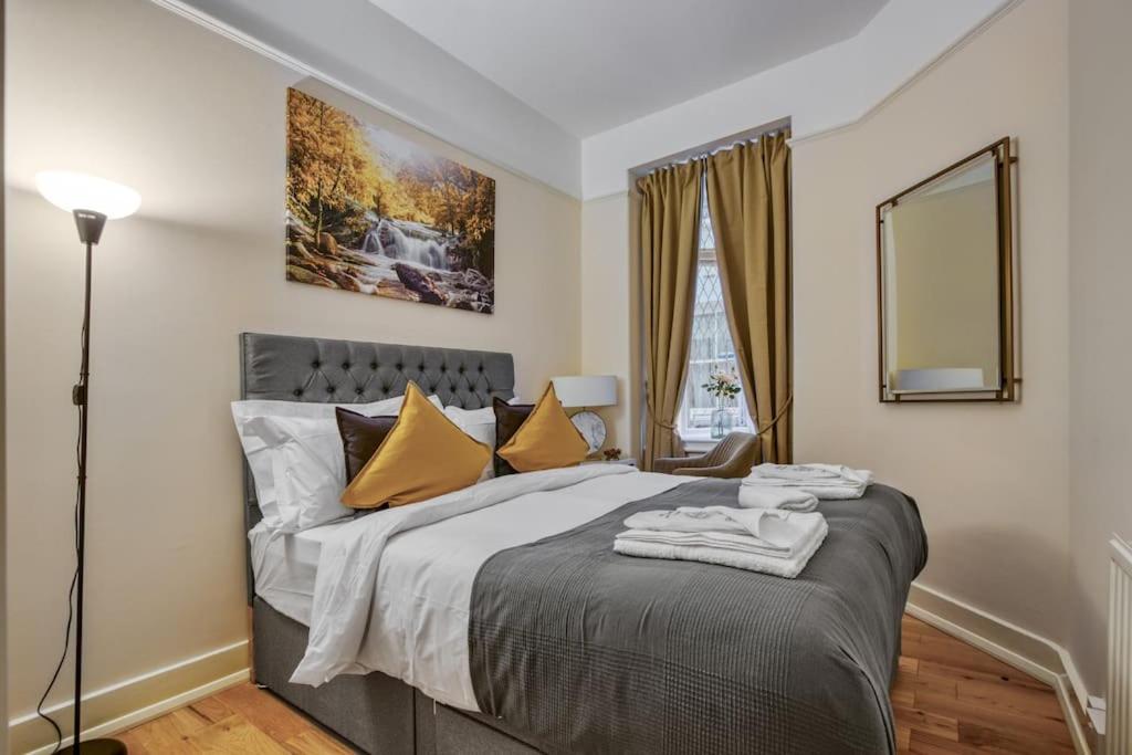 2Bed 2Bath Apartment Earls Court