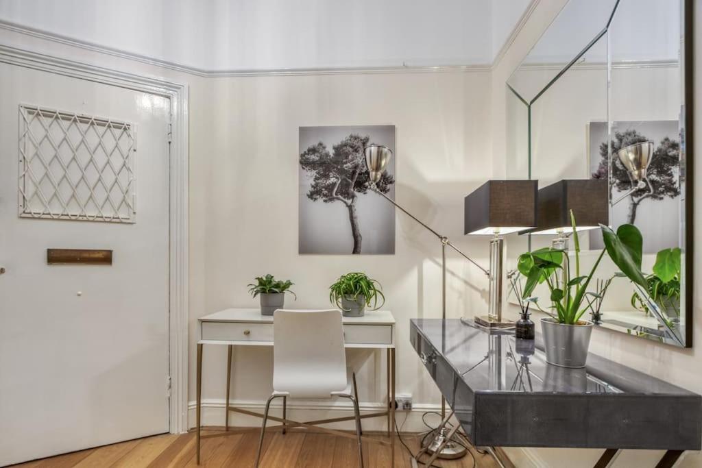 2Bed 2Bath Apartment Earls Court