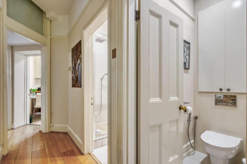 2Bed 2Bath Apartment Earls Court